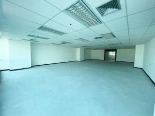 For Rent Bangkok Office Petchaburi BTS Phrom Phong Huai Khwang