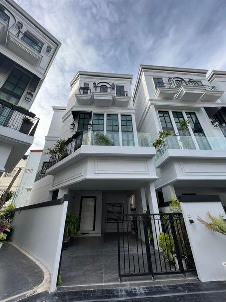 For Sale and Rent Bangkok Home Office Sukhumvit BTS Ekkamai Watthana