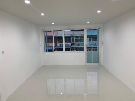 For Sale Bangkok Town House Sathupradit Yan Nawa