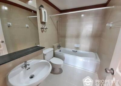 1-BR Condo at The Waterford Diamond Tower Sukhumvit near BTS Phrom Phong