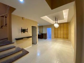 For Rent Bangkok Town House Baan Klang Muang Ladprao-Yothin Phatthana Pradit Manutham Lat Phrao