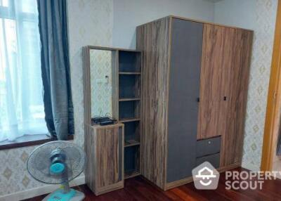 1-BR Condo at Circle Condominium near MRT Phetchaburi