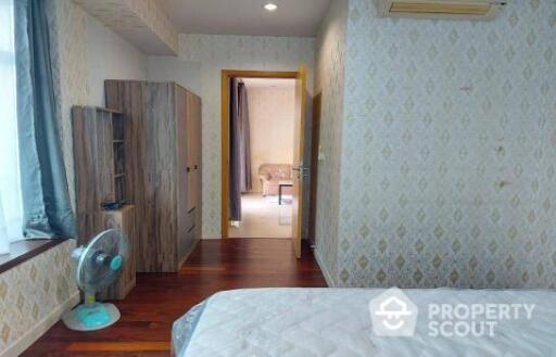 1-BR Condo at Circle Condominium near MRT Phetchaburi