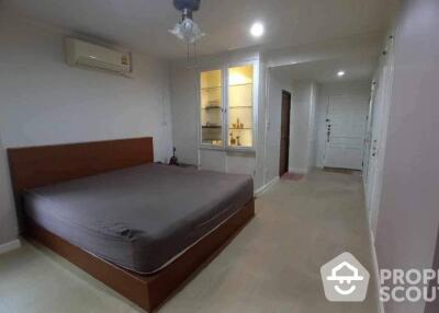 2-BR Condo at Centurion Park near BTS Ari