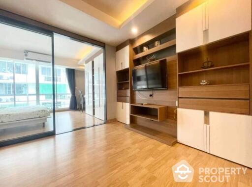 1-BR Condo at Waterford Sukhumvit 50 Condominium near BTS On Nut