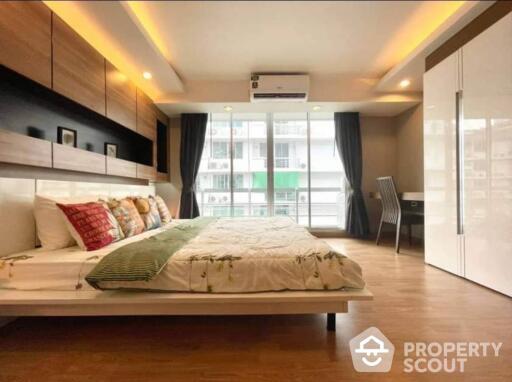 1-BR Condo at Waterford Sukhumvit 50 Condominium near BTS On Nut