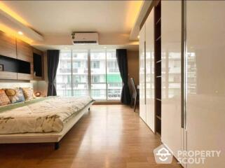 1-BR Condo at Waterford Sukhumvit 50 Condominium near BTS On Nut