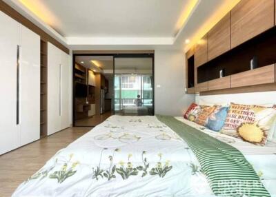 1-BR Condo at Waterford Sukhumvit 50 Condominium near BTS On Nut