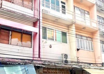 Commercial for Rent in Wang Burapha Phirom