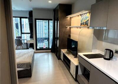 1-BR Condo at Life Asoke - Rama 9 near MRT Phra Ram 9