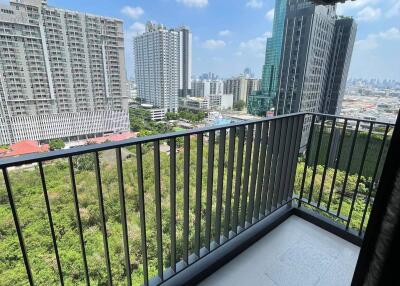 1-BR Condo at Life Asoke Hype near ARL Makkasan