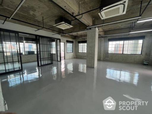 Commercial for Rent in Khlong Tan