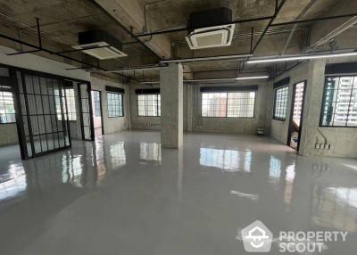 Commercial for Rent in Khlong Tan