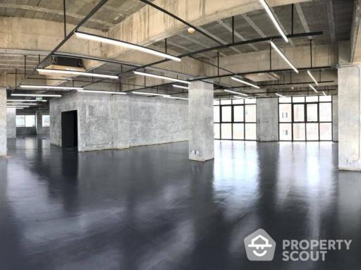 Commercial for Rent in Khlong Tan