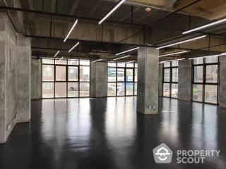 Commercial for Rent in Khlong Tan