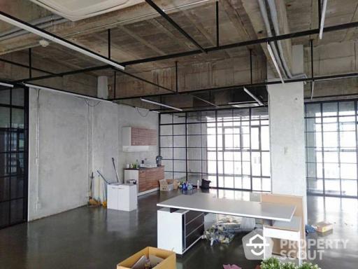 Commercial for Rent in Khlong Tan