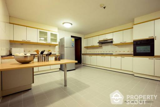 3-BR Apt. near BTS Phrom Phong (ID 511268)