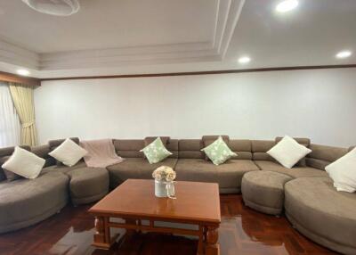 3-BR Apt. near BTS Phrom Phong