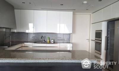 3-BR Condo at The Met Sathorn near BTS Chong Nonsi