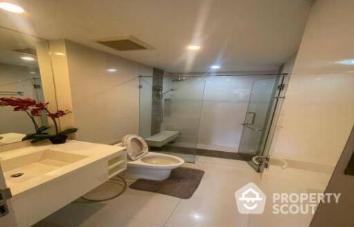 1-BR Condo at Collezio Sathorn-Pipat near BTS Chong Nonsi