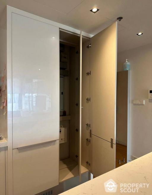 2-BR Condo at The Met Sathorn near BTS Chong Nonsi