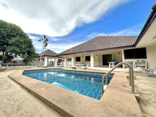 PoolVilla for Rent 45,000/month (Soi Phothisan,Pattaya Nuea )