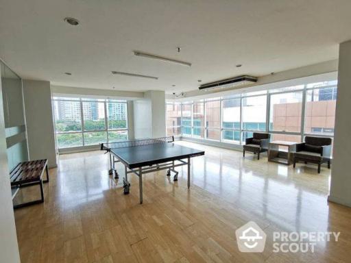 1-BR Condo at Baan Sathorn Chaopraya near BTS Krung Thon Buri