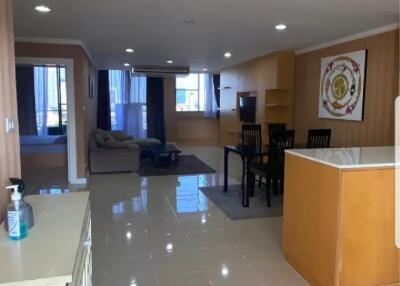 2 bed Condo in Supalai Place Condominium Khlong Tan Nuea Sub District C020448