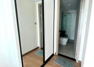 1-BR Condo at Supalai Oriental Sukhumvit 39 near MRT Phetchaburi