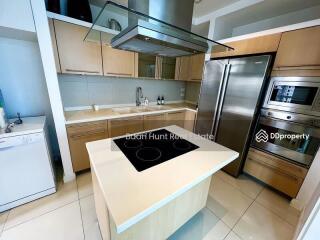 3 bed Condo in Athenee Residence Lumphini Sub District C020430