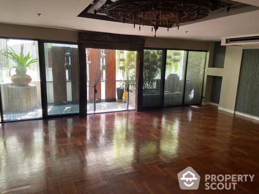 4-BR Condo at Baan Sathorn Condominium near MRT Lumphini