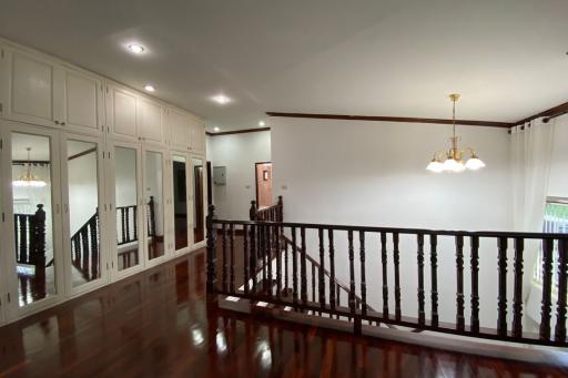 6 bed house for sale in Muang, Chiang Mai