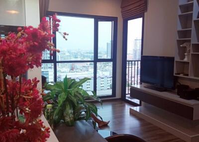 1-BR Condo at Wyne By Sansiri near BTS Phra Khanong