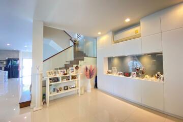 4 Bed modern house for sale in Hang Dong Chiang Mai