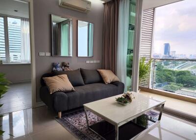 2 bed Condo in T.C. Green Huai Khwang Sub District C018467