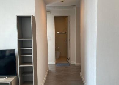 2-BR Condo at The Room Bts Wongwianyai near BTS Wongwian Yai