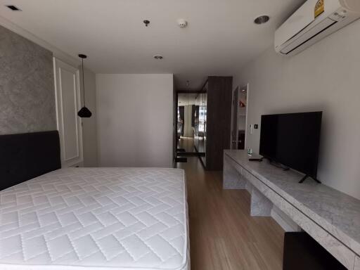 2 bed Condo in Serene Place Sukhumvit 24 Khlongtan Sub District C018128