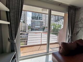 2 bed Condo in Serene Place Sukhumvit 24 Khlongtan Sub District C018128