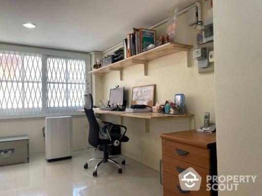 Commercial for Rent and Sale in Bang Na Tai