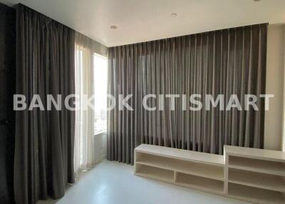 Condo at Manhattan Chidlom for sale