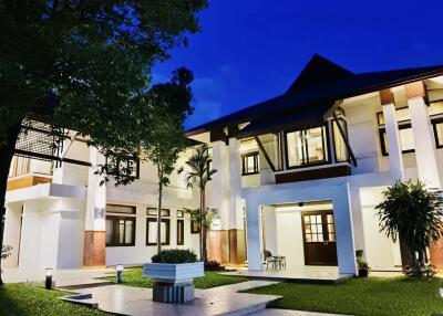 Exquisite 6-Bedroom Lanna-Style Retreat in Chiang Mai