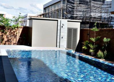 Luxurious 2-Story Villa with Pool for Rent in San Kamphaeng