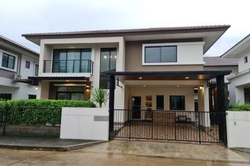 3 Bedrooms 2-Story Detached House for Sale