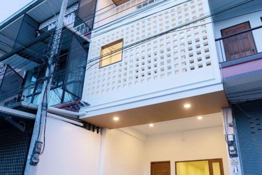 3 Story Townhouse with Doi Suthep View for Sale in Mae hia