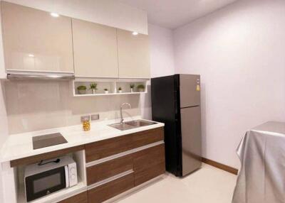 1-BR Condo at Supalai Oriental Sukhumvit 39 near MRT Phetchaburi