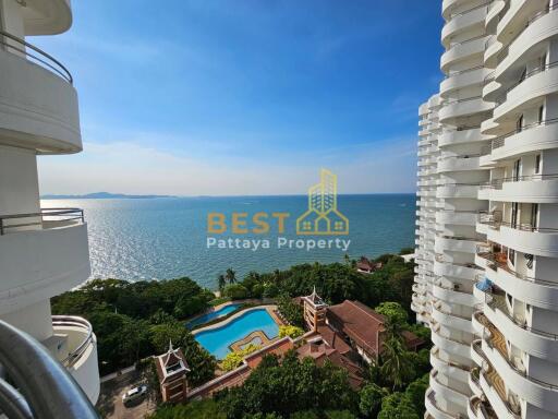 3 Bedrooms Condo in Royal Cliff Pratumnak C011343