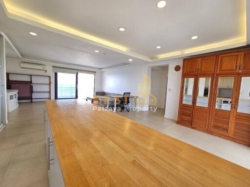 3 Bedrooms Condo in Royal Cliff Pratumnak C011343