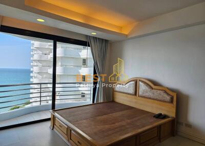 3 Bedrooms Condo in Royal Cliff Pratumnak C011343