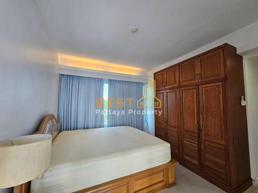 3 Bedrooms Condo in Royal Cliff Pratumnak C011343