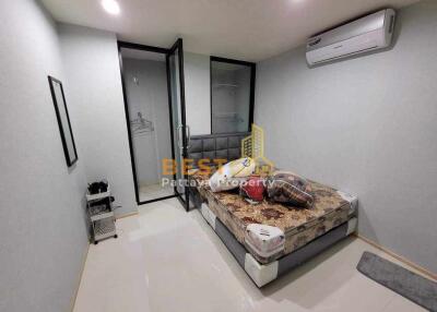 2 Bedrooms Condo in Golden Pattaya Condominium Na Kluea C011342